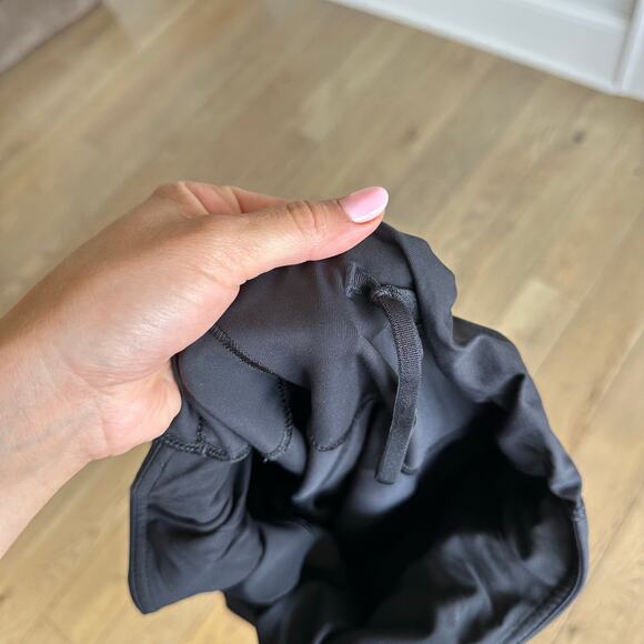 Lululemon Mesh Detail Zipper Pockets Cropped Leggings Black 10 - Picture 8 of 9